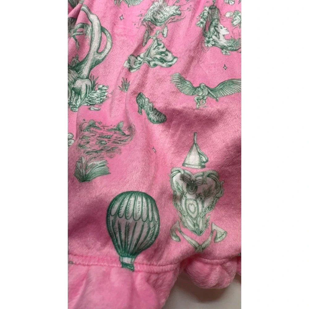 NEW girls size medium (8) pink Wicked movie robe.  Super soft & comfortable robe